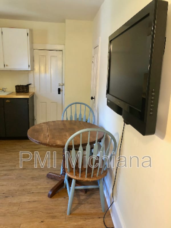 Photo - 1022 Woodward Ave Unidad 1/2