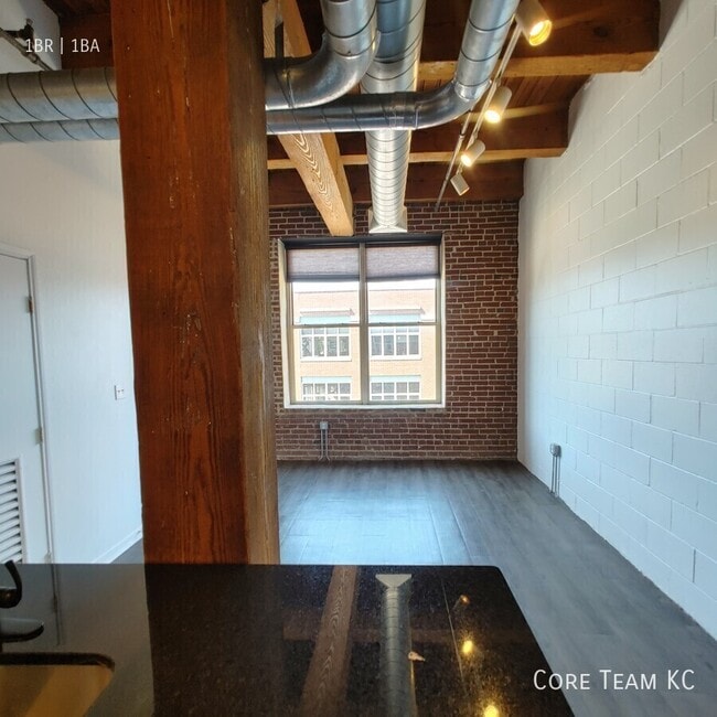 Photo - 202 W 5th St Unit 203