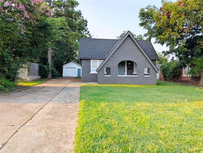 Building Photo - 1828 NW 40th St Rental
