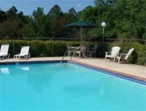 Refreshing Pool - Laurelwood