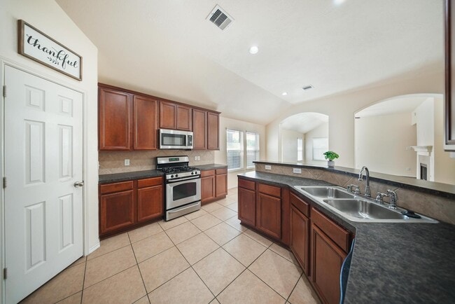 Photo - 5015 Bridgecrossing Ct