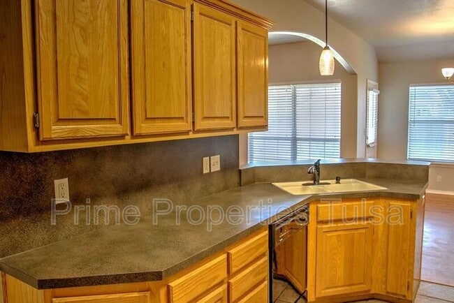 Photo - 10218 East 111th Pl S