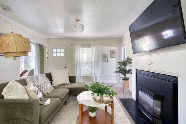 Photo - 2825 SE Holgate Blvd Unit SI ID1611810P