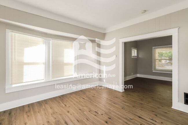 Photo - 2933 Park Ave