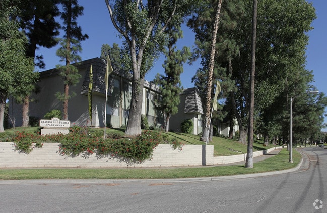 Granada Pueblo Apartments