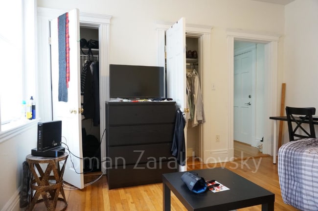 Photo - 110 Warren St Unidad 23