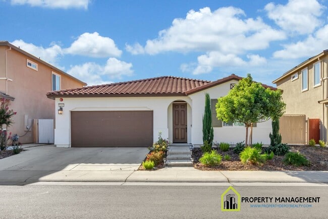 Building Photo - Modern and Spacious 4-Bedroom Home for Rent!