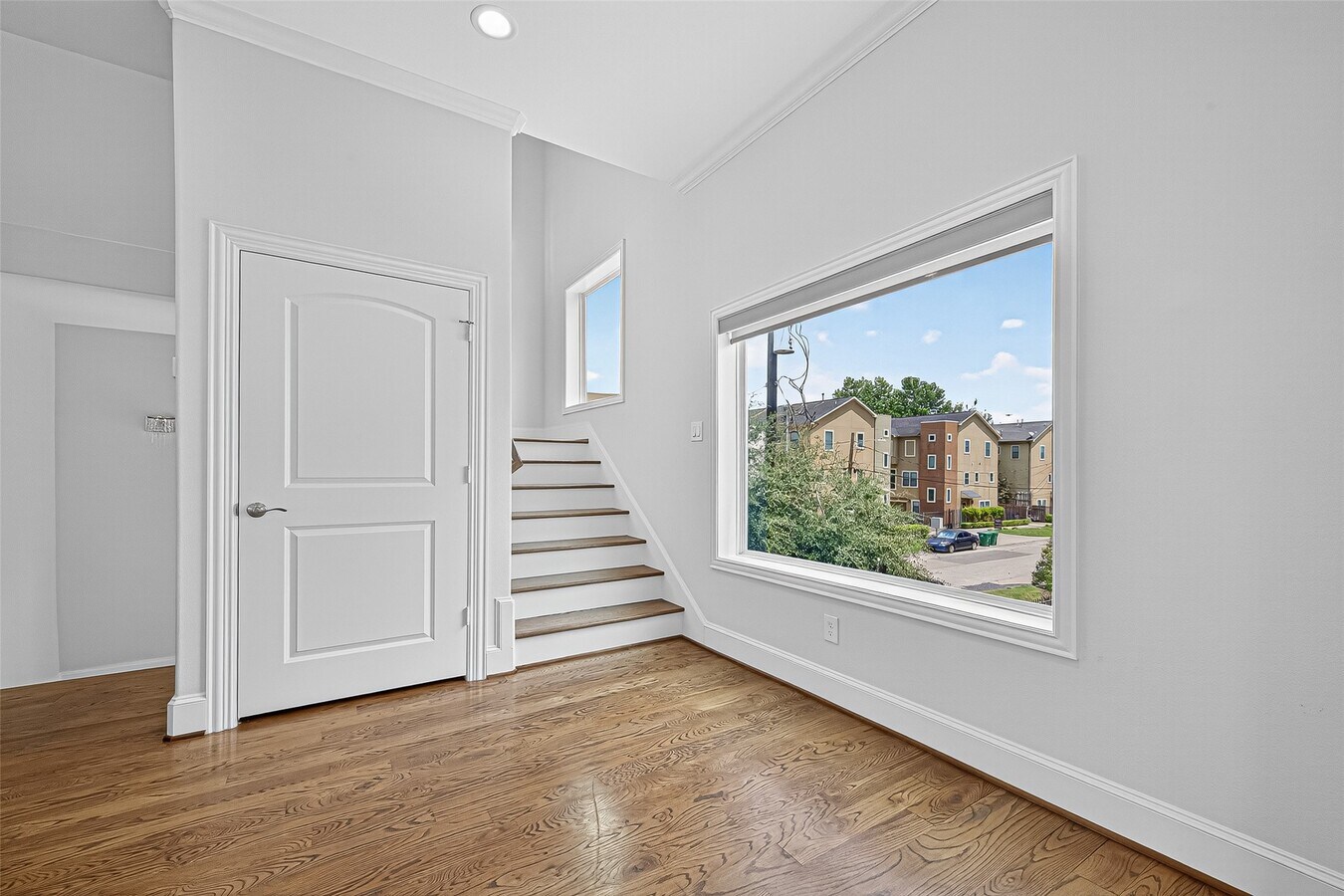 Photo - 1630 W 24th St