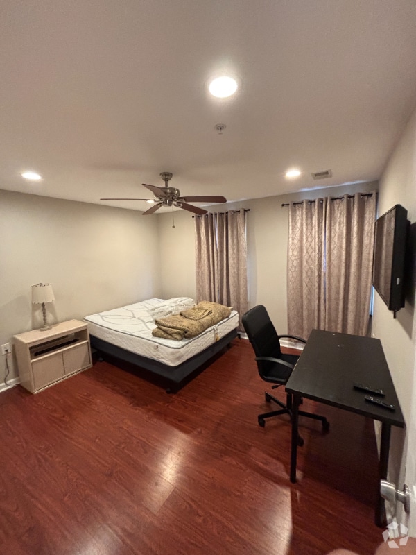 Building Photo - 6105 Floral Park Rd Rental