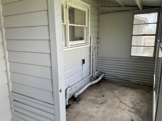 1908 W 2nd St Rental - House Rental in Taylor, TX | ForRent.com