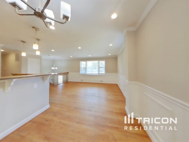 Photo - 3024 Walnut Ln