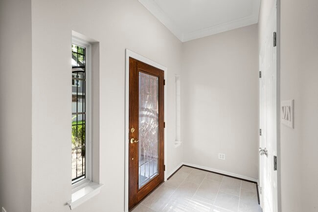 Photo - 4023 Breakwood Dr