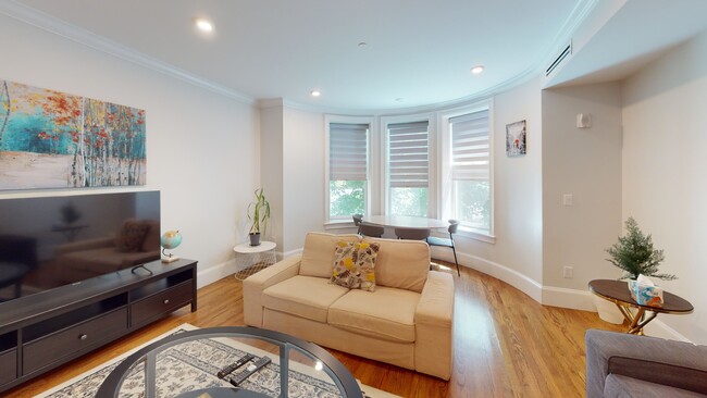 Photo - 1242 Beacon St Condominio