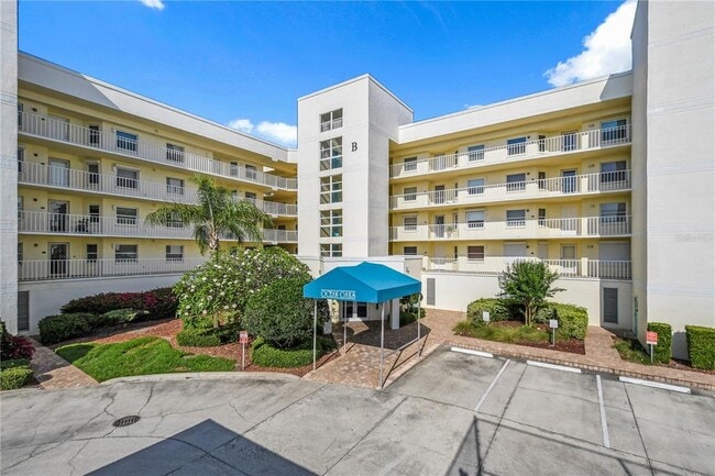 8700 Ridgewood Ave Unit B204