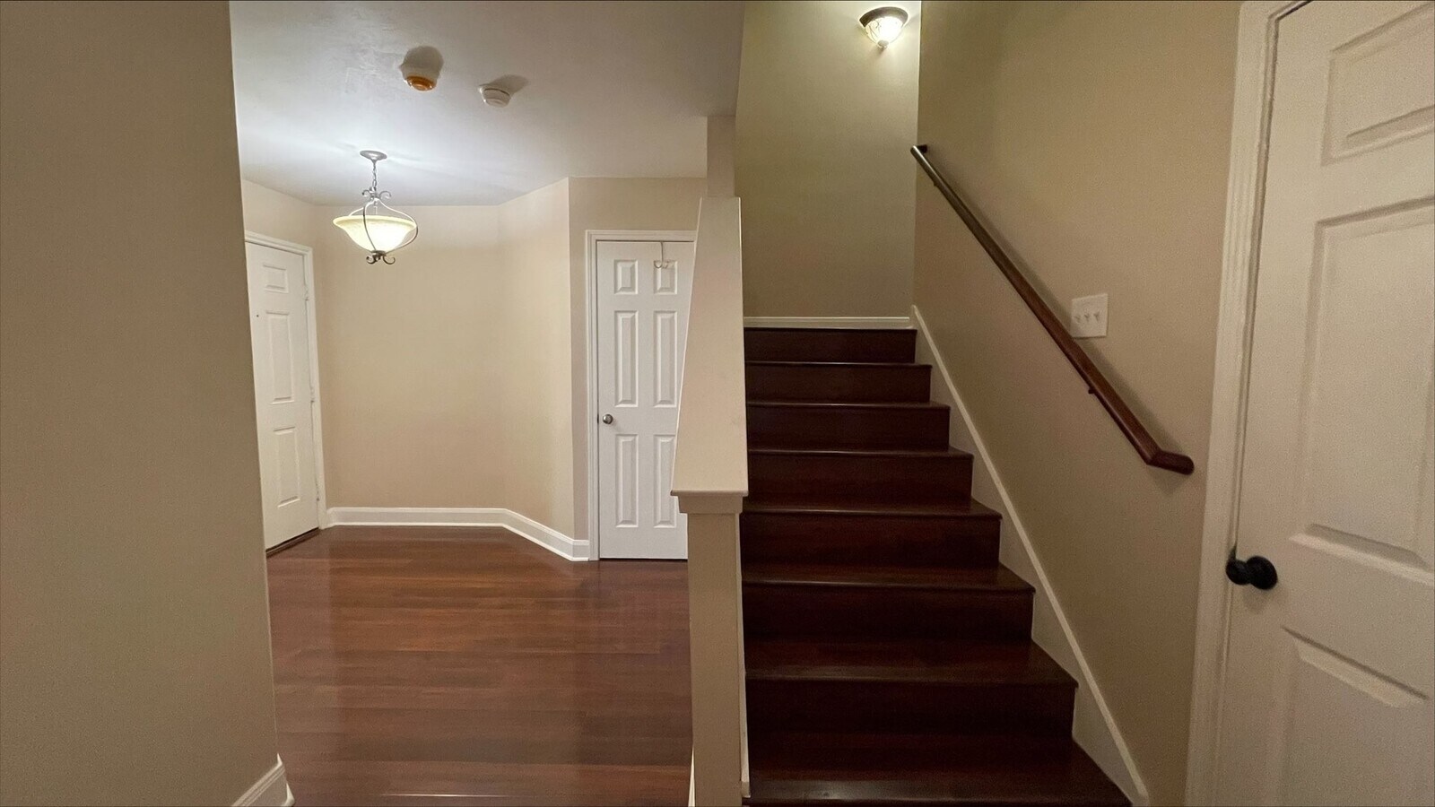 Photo - 1718 Elgin St