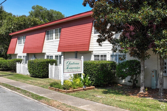 Signage - Chateau Tourraine Apartments