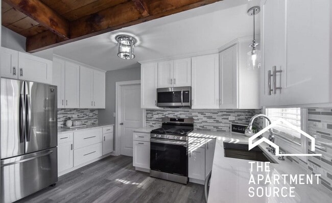 Photo - 702 Hammerschmidt Ave