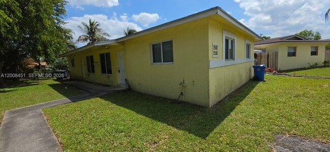 Building Photo - 250 NE 41st St Unit 250