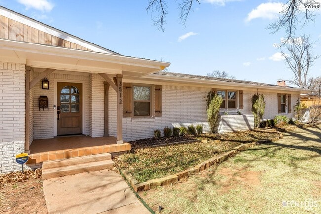 3512 Juniper Ln