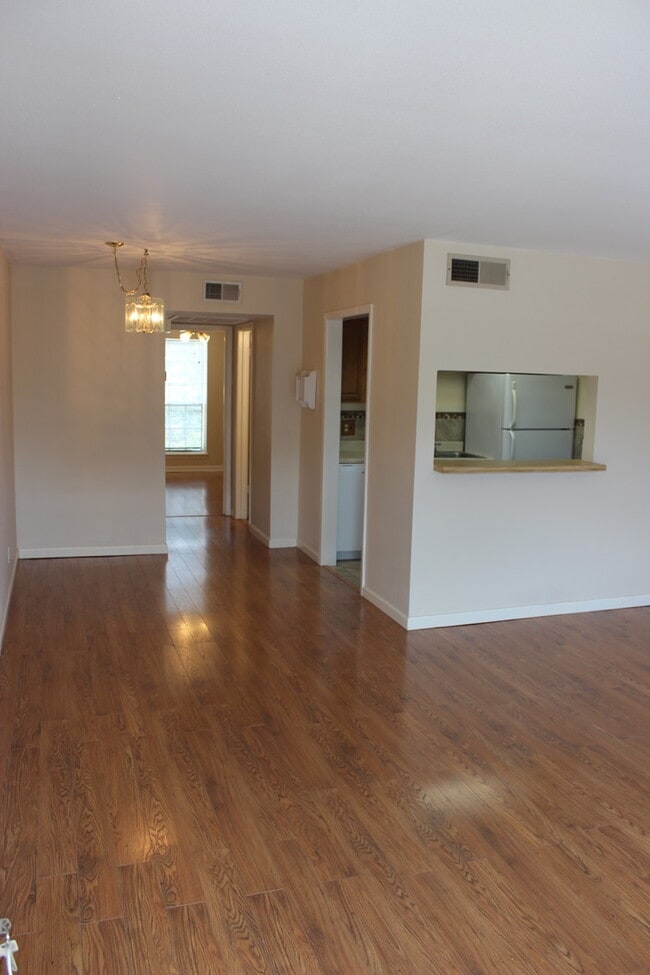 Photo - 8401 N New Braunfels Ave