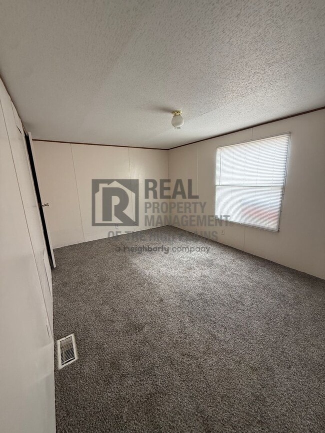 Photo - 8230 Upton Rd