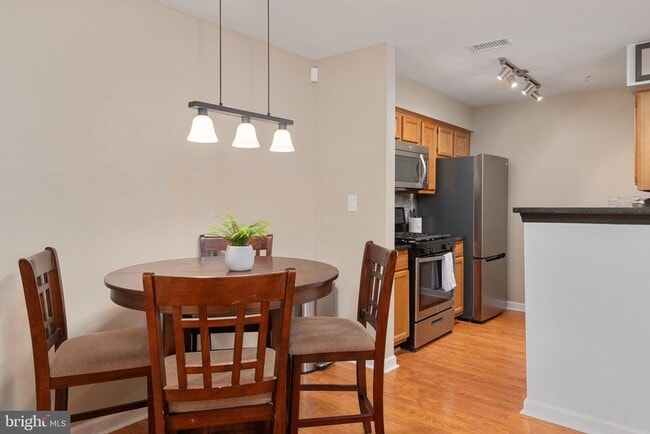 Photo - 8961 Town Center Cir Unidad 310