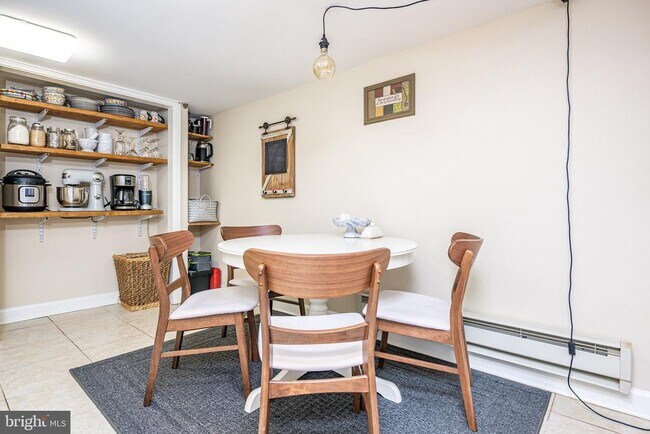 Photo - 817 Elder St NW