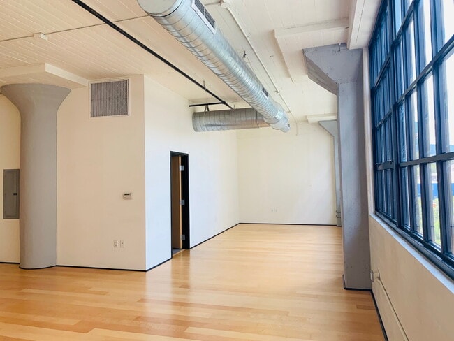 Photo - 1400 NW Irving St Unidad #328