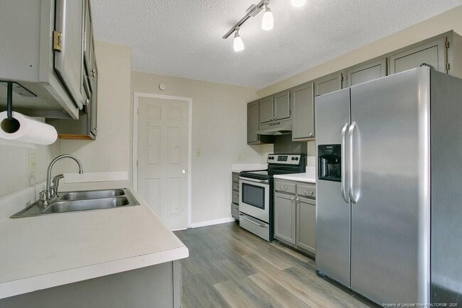 Photo - 5319 Thackeray Dr