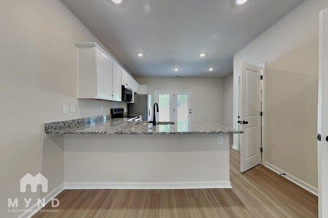 Photo - 1290 Principal Featherstone Ave