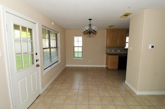 Photo - 113 Silver Bay Ln