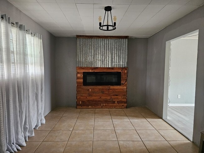 Photo - 601 NW 12th Pl