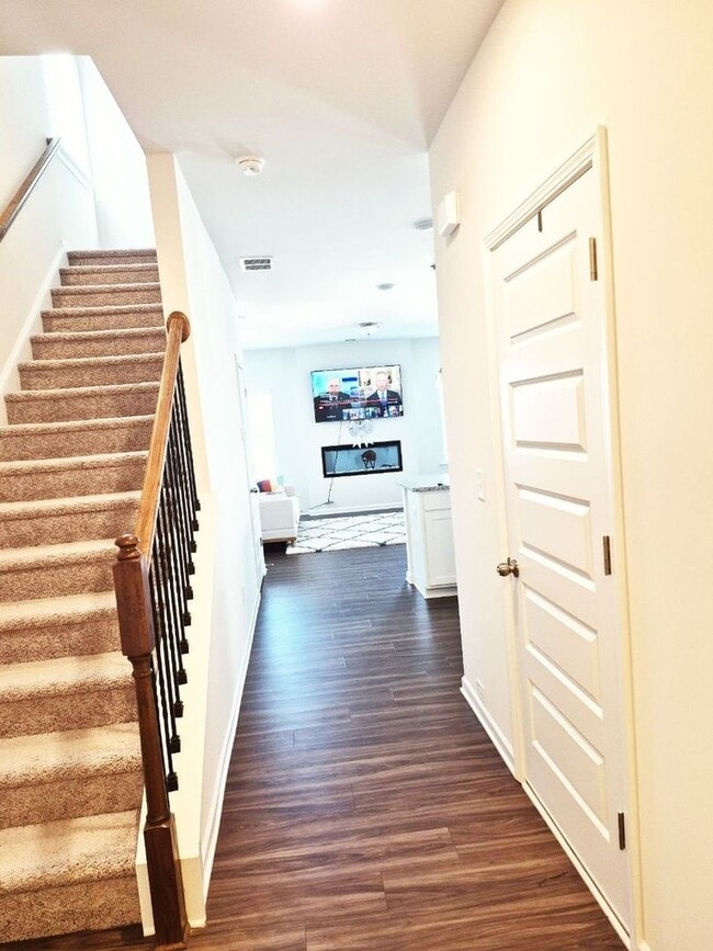Photo - 618 Blaven St