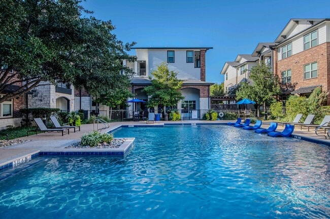 Laurel at Lake Highlands