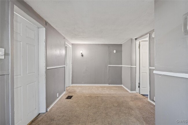 Photo - 505 Carbon St