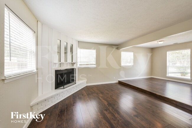 3603 Canary Dr