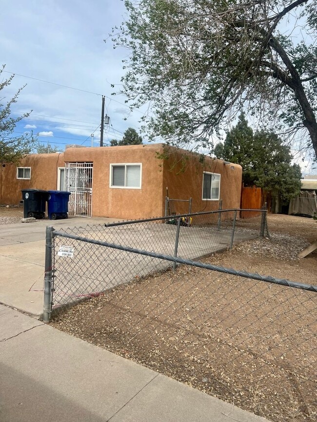 Building Photo - North Valley Charm! Rental