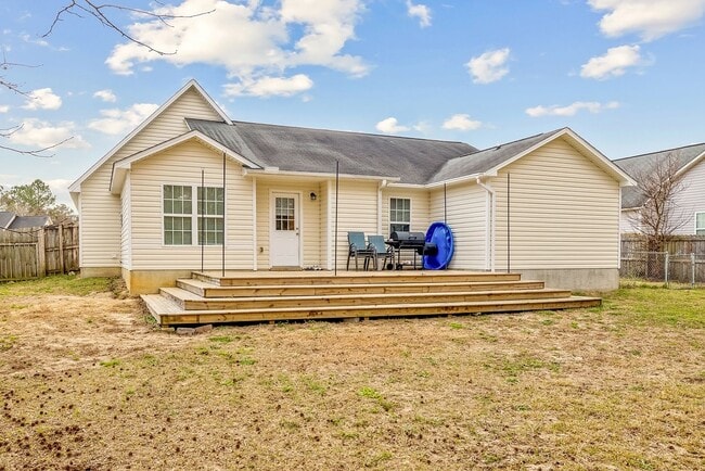 Photo - 3 Bedroom 2 bathroom w/ Big Bonus