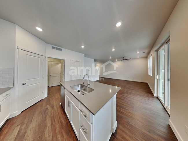 8617 49th Pl NE