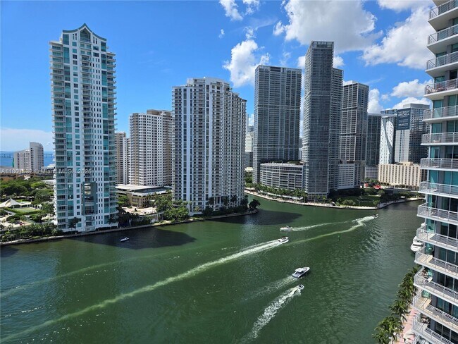 Building Photo - 335 S Biscayne Blvd Unit 2105