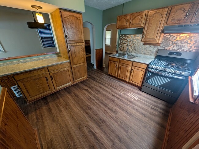 Building Photo - 412 University Ave Unit Apartment 1