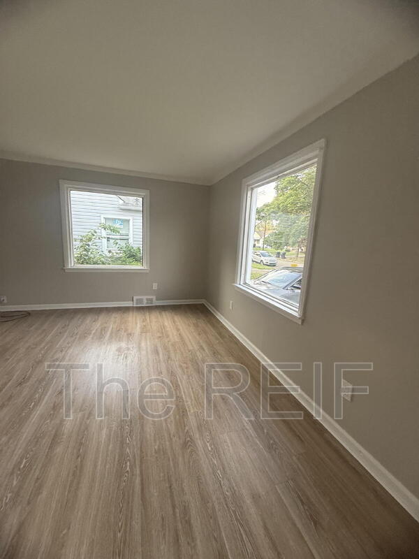 Photo - 18935 Beland St