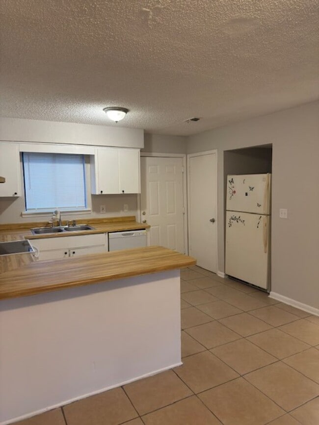 Photo - 111 S East St