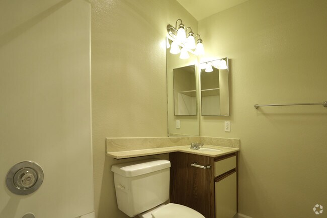 Master bath 3x2 - REC Properties DBA Pinecrest