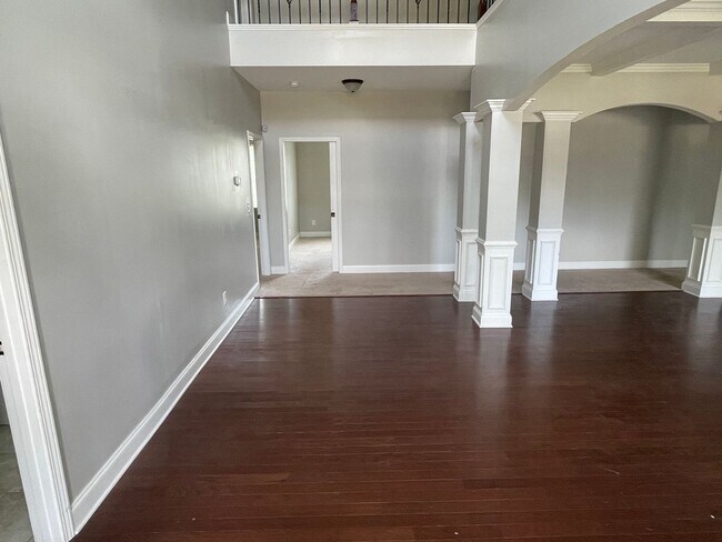 Photo - 96 Castlebay Dr