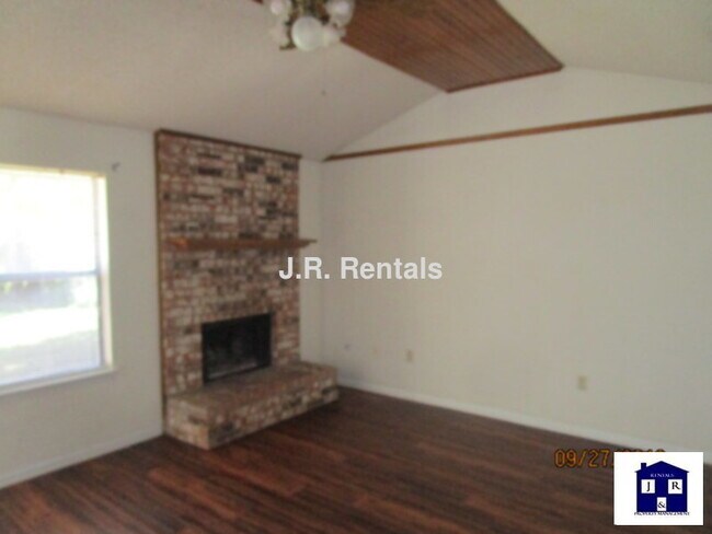 Photo - 216 Blanket Dr