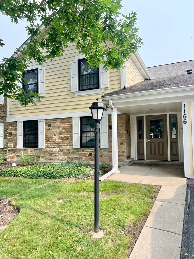 Photo - 1166 Buckingham Ct