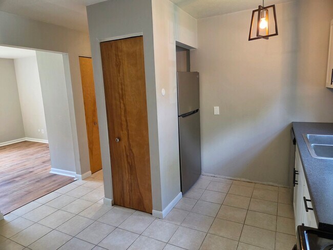 Photo - 2347 Graham Rd Unidad 1