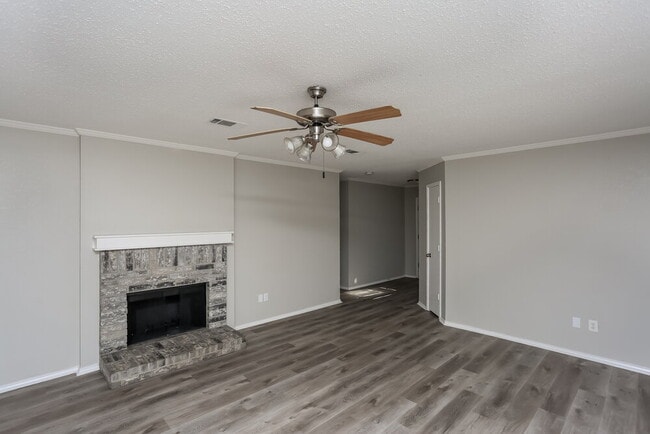 Photo - 5301 Royal Burgess Dr