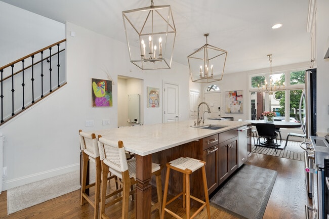 Photo - 1715 W Wabansia Ave